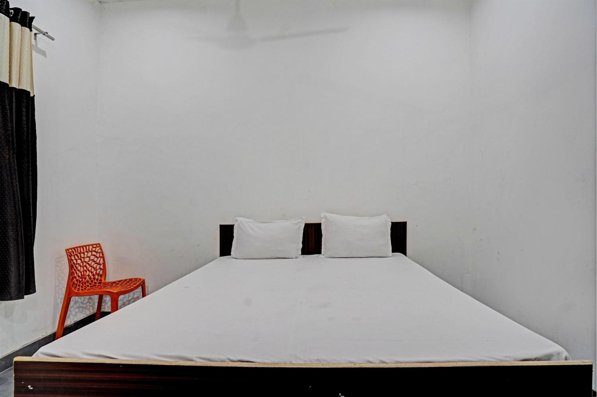 Oyo Double Ss Hotel Hāthras Esterno foto